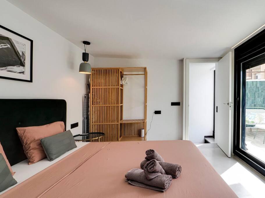 Casa Maria Townhouse- Terrace-4 Bedrooms L'Hospitalet de Llobregat Buitenkant foto
