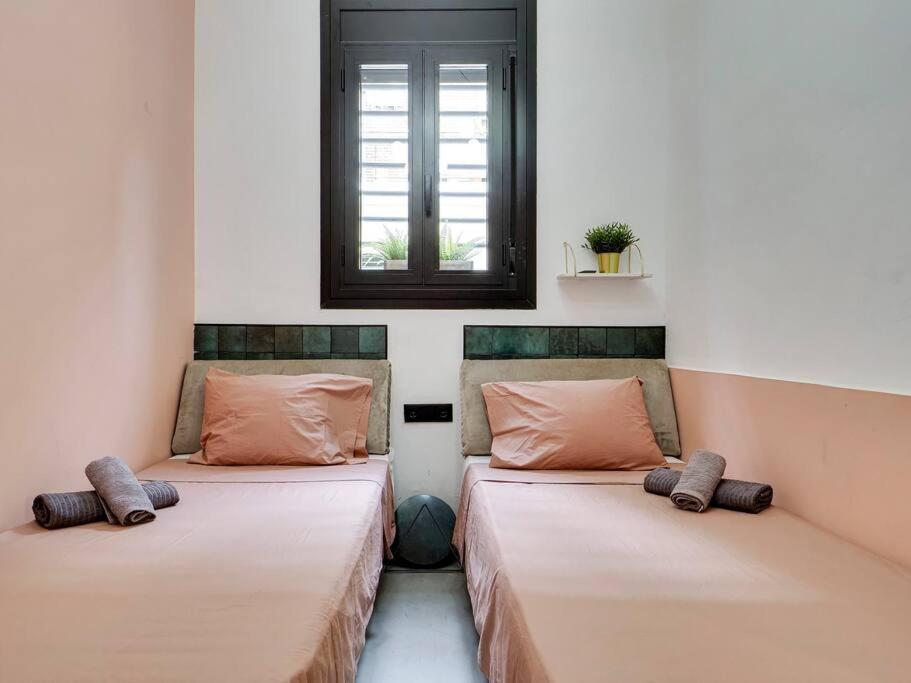 Casa Maria Townhouse- Terrace-4 Bedrooms L'Hospitalet de Llobregat Buitenkant foto